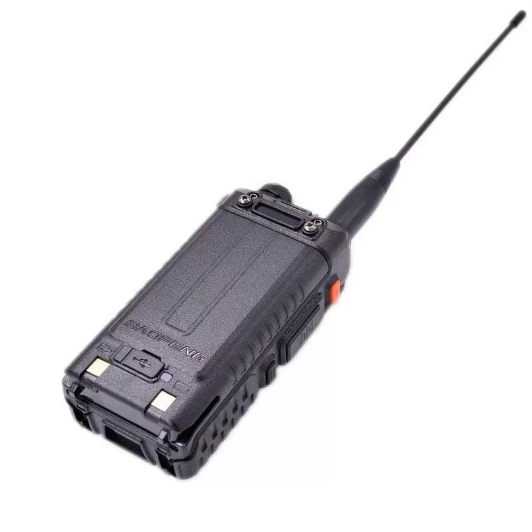 Baofeng UV-5RM – изглед отзад с батерията