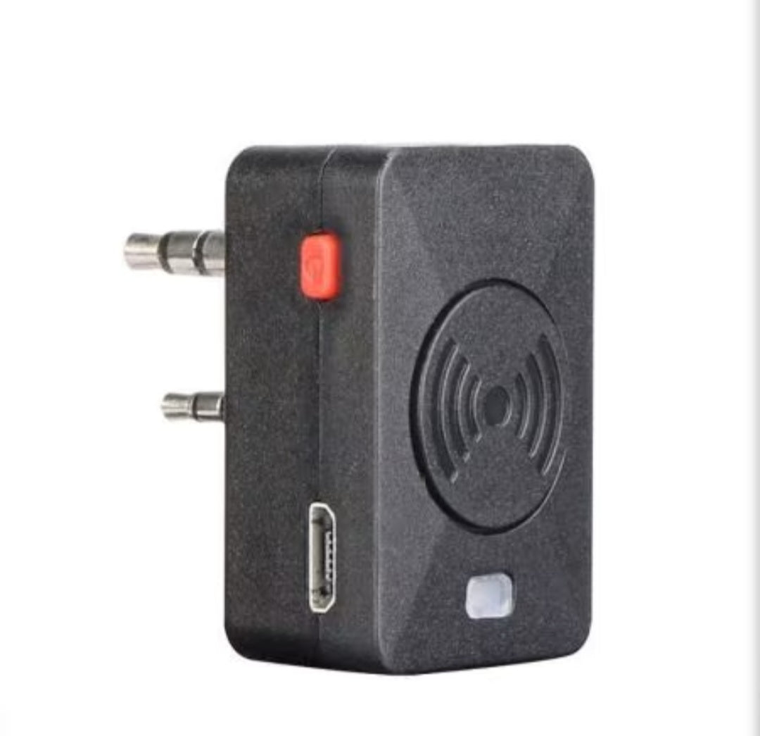 Bluetooth адаптер с K-тип жак и USB-C зареждане отблизо